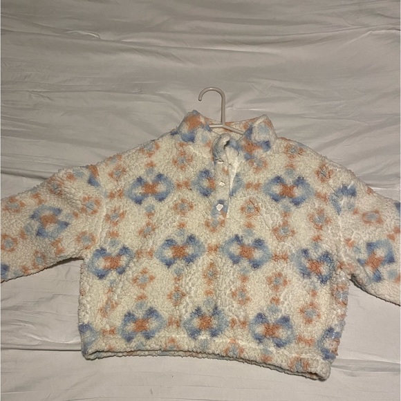 Cropped Sweater - Picture 3 of 3